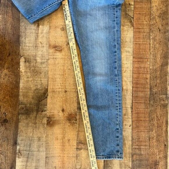 Levi's Premium Women's 501 Jeans Size 28 x 30 Slim Leg Button Fly - Picture 8 of 12